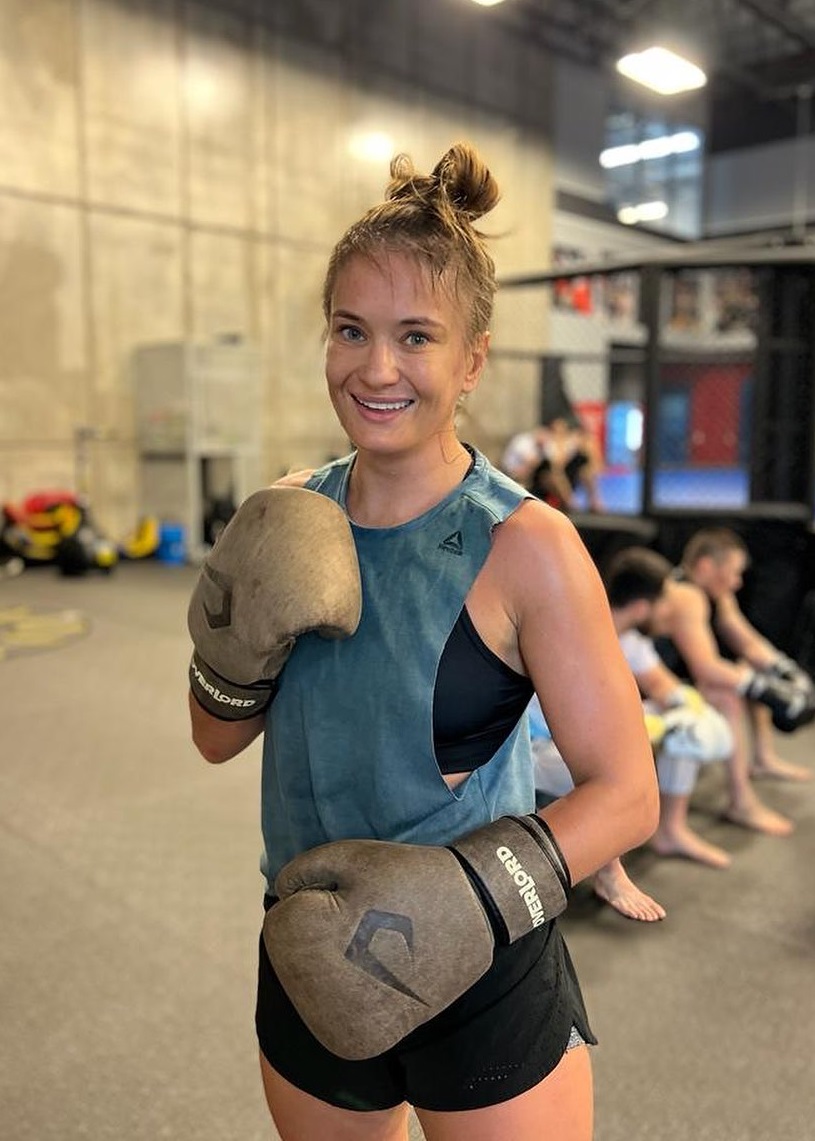 Karolina Kowalkiewicz boxing