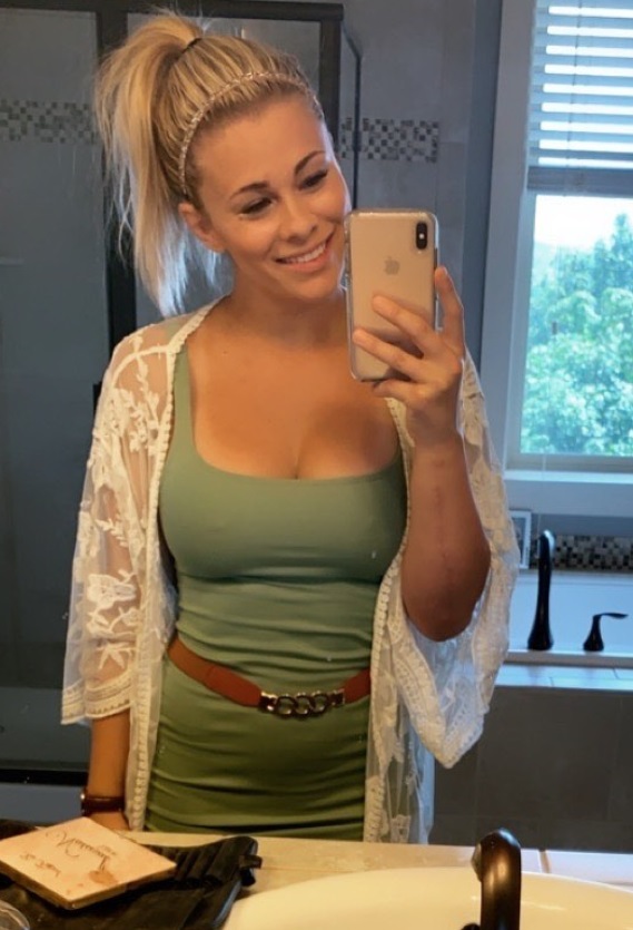 Paige VanZant hot selfie